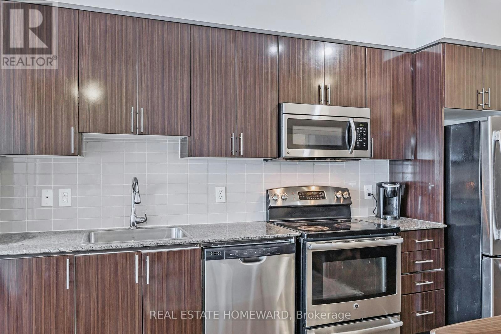 2430-7161 Yonge Street, Vaughan, ON, L3T 0C8 - 13