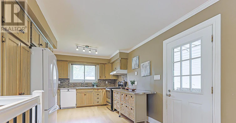 7 Robmar Street, Whitby, ON, L1M 1T8 - 5