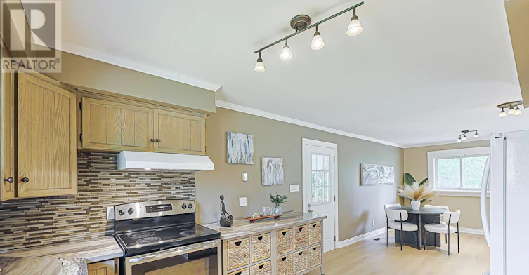 7 Robmar Street, Whitby, ON, L1M 1T8 - 7
