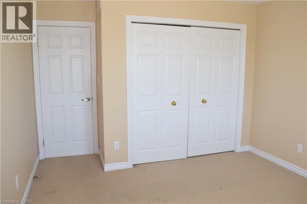 242 Buttercup Court, Waterloo, ON, N2V 2W8 - 24