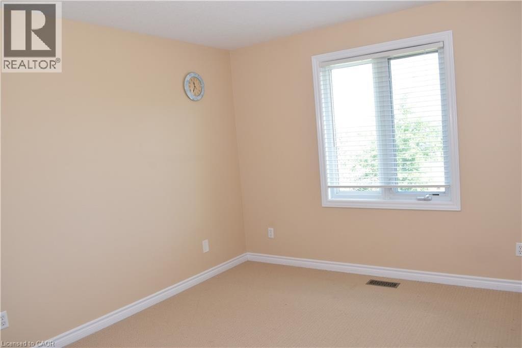 242 Buttercup Court, Waterloo, ON, N2V 2W8 - 25