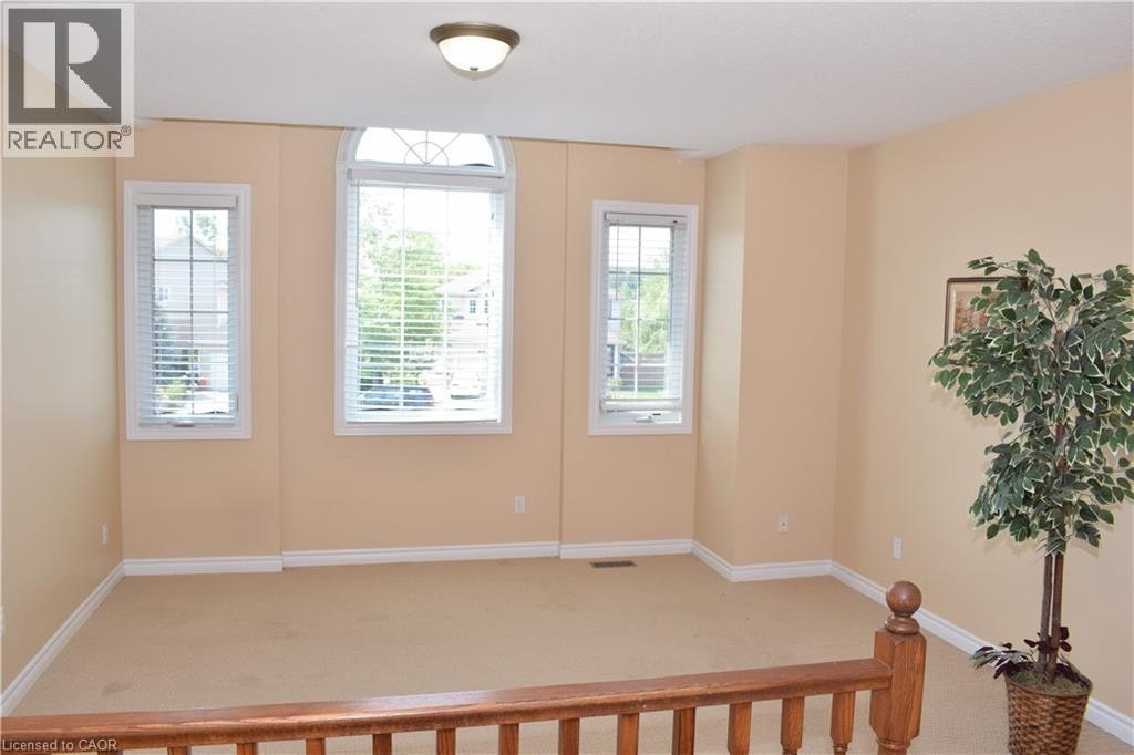 242 Buttercup Court, Waterloo, ON, N2V 2W8 - 13