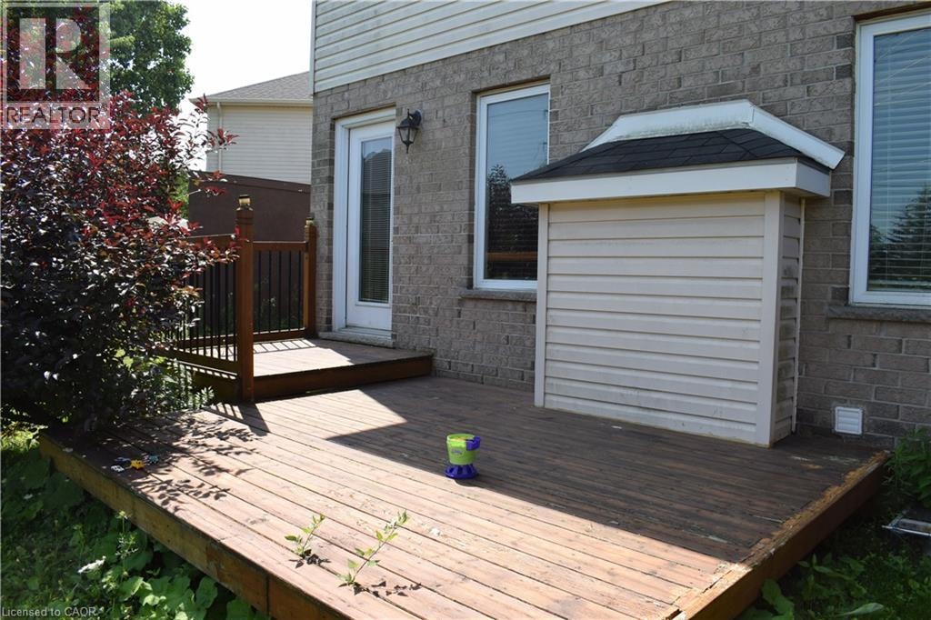 242 Buttercup Court, Waterloo, ON, N2V 2W8 - 32
