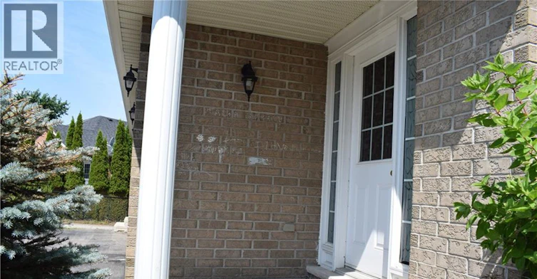242 Buttercup Court, Waterloo, ON, N2V 2W8 - 4