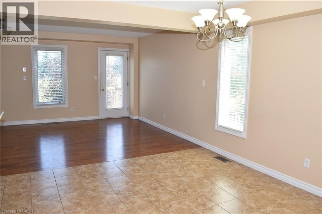 242 Buttercup Court, Waterloo, ON, N2V 2W8 - 9