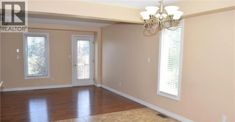 242 Buttercup Court, Waterloo, ON, N2V 2W8 - 9