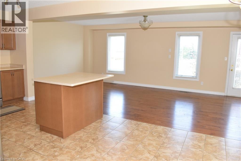 242 Buttercup Court, Waterloo, ON, N2V 2W8 - 10
