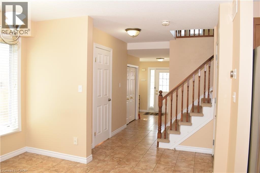 242 Buttercup Court, Waterloo, ON, N2V 2W8 - 8