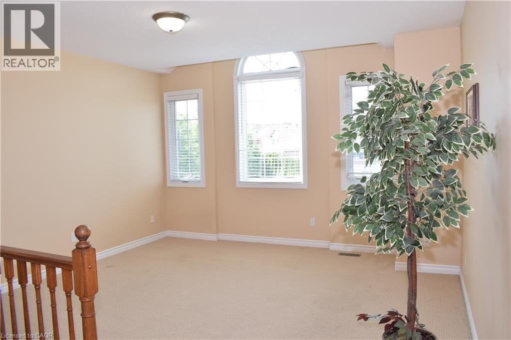 242 Buttercup Court, Waterloo, ON, N2V 2W8 - 14