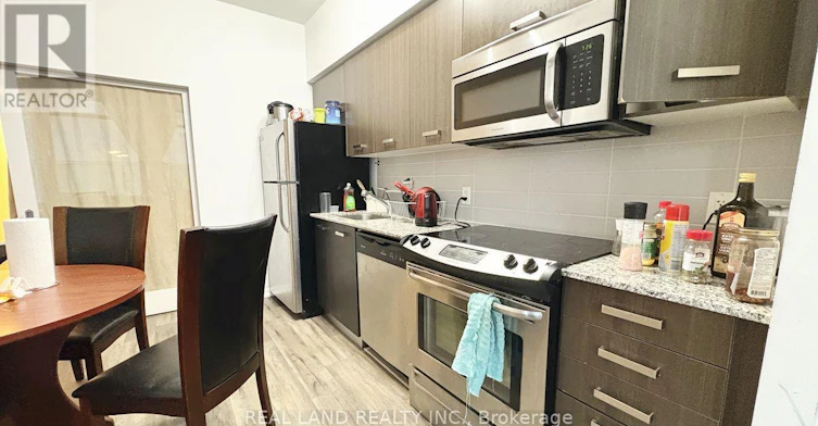 502-832 Bay Street, Toronto, ON, M5S 1Z6 - 10