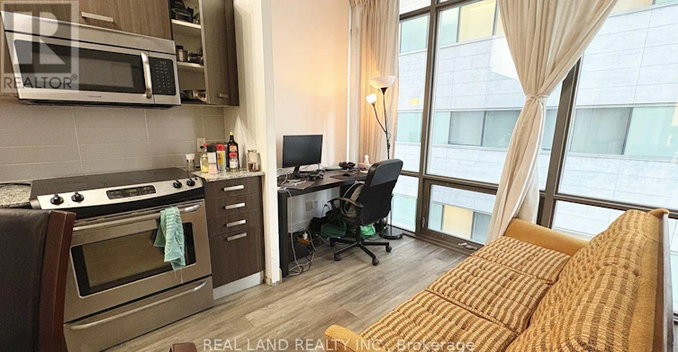 502-832 Bay Street, Toronto, ON, M5S 1Z6 - 7