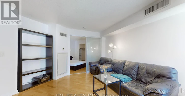 1037-111 Elizabeth Street, Toronto, ON, M5G 1P7 - 9