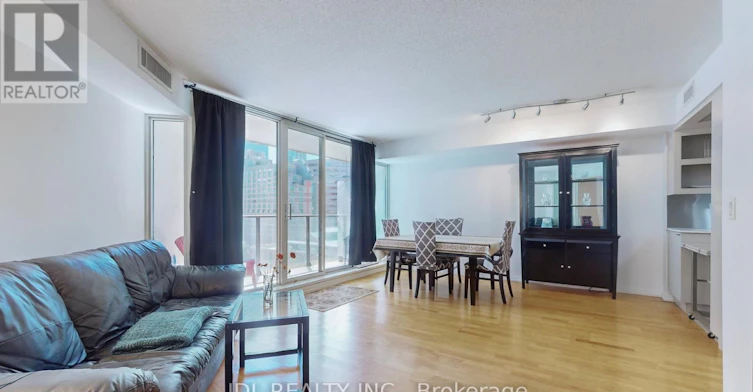 1037-111 Elizabeth Street, Toronto, ON, M5G 1P7 - 6