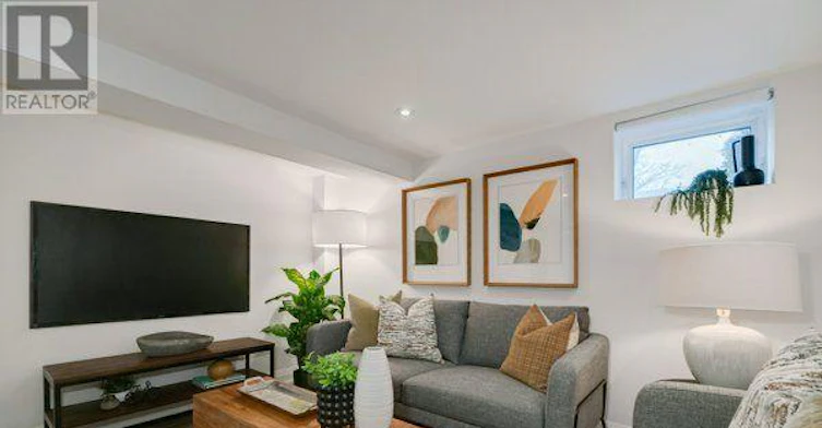 237 Rhodes Avenue, Toronto, ON, M4L 3A2 - 6