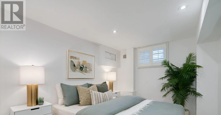 237 Rhodes Avenue, Toronto, ON, M4L 3A2 - 10