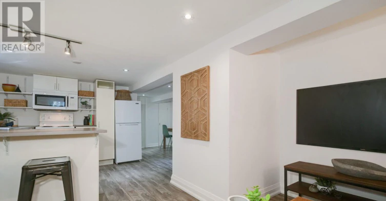 237 Rhodes Avenue, Toronto, ON, M4L 3A2 - 7