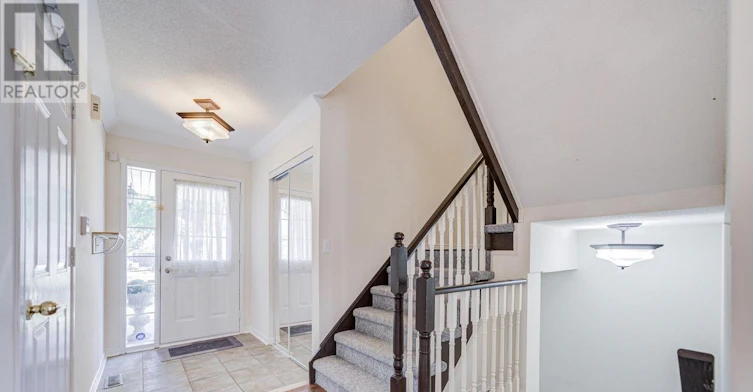 43 Beaumaris Crescent, Whitby, ON, L1M 2H3 - 6