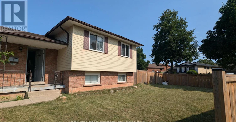 UPPER-7 Greening Avenue, Hamilton, ON, L8E 3Z8