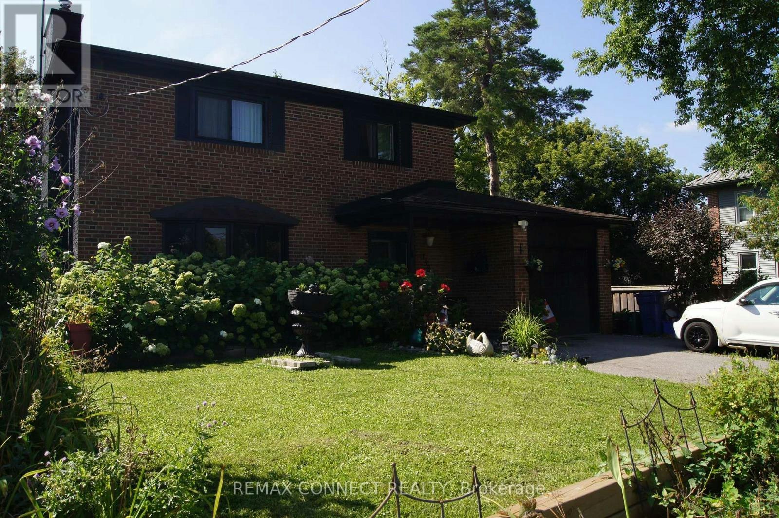 750 Gorham Street, Newmarket, ON, L3Y 1L6