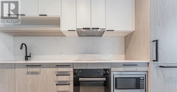 826-91 Montclair Avenue, Toronto, ON, M5P 0B1 - 2