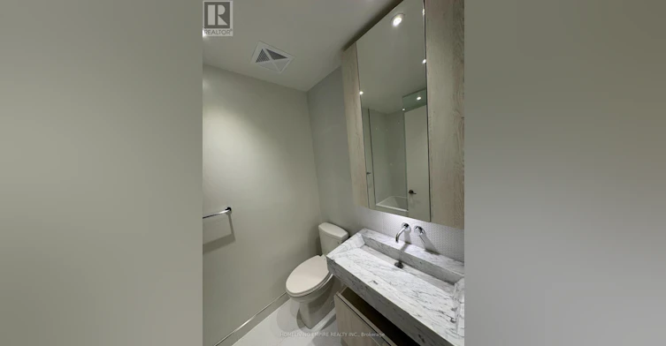 2212-11 Yorkville Avenue, Toronto, ON, M4W 1L2 - 10