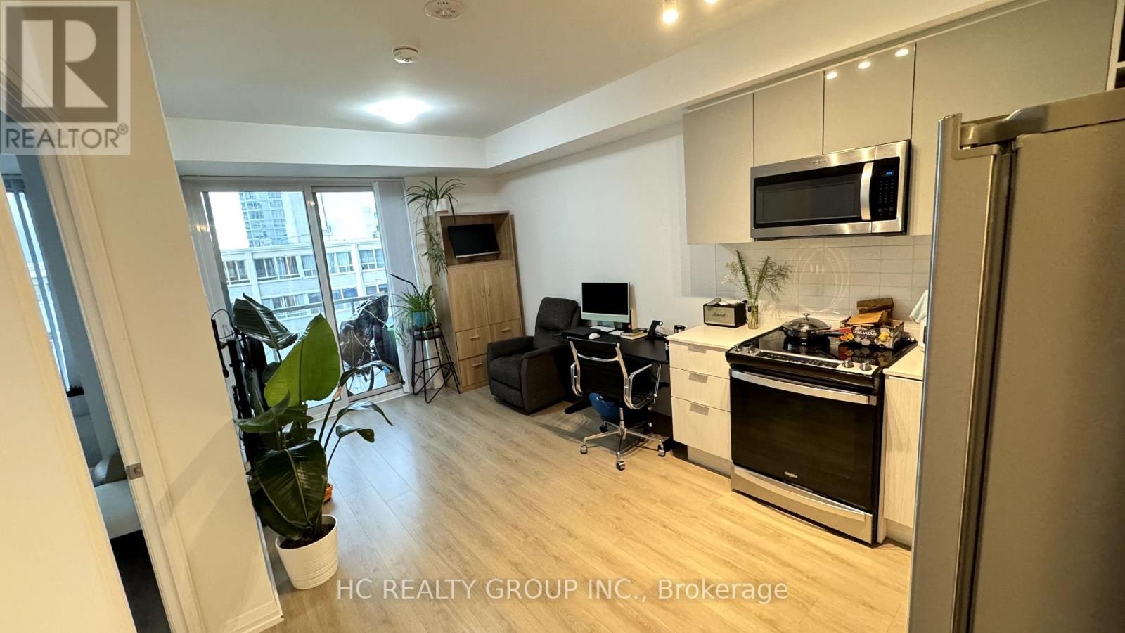 1213-50 Dunfield Avenue N, Toronto, ON, M4S 0E4