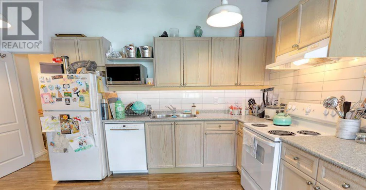 B-44 Stafford Street, Toronto, ON, M6J 2R8 - 3