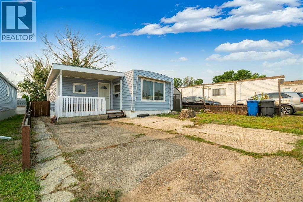 17 De Havilland Boulevard SW, Medicine Hat, AB, T1A 7Y6