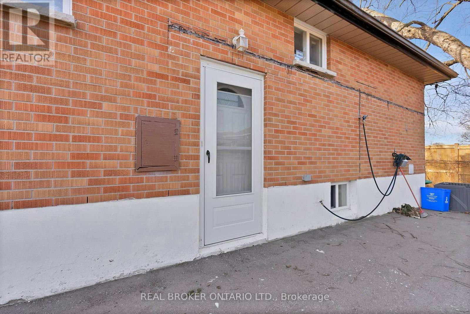 BSMT-744 Olive Avenue, Oshawa, ON, L1H 2S3 - 2