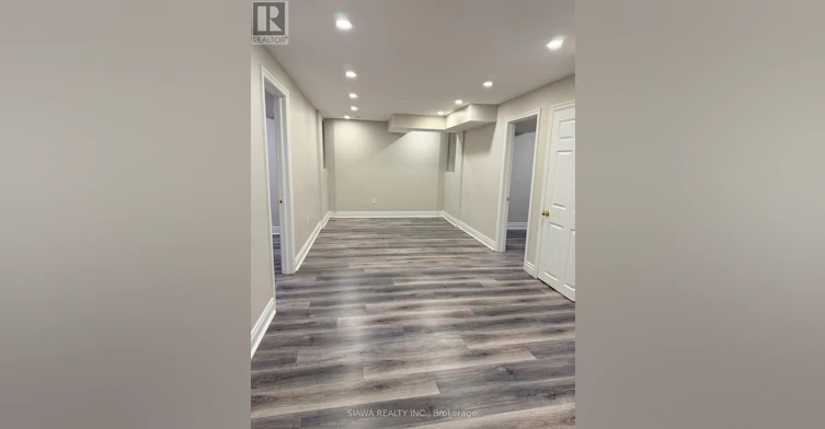 5703 Whitehorn Avenue, Mississauga, ON, L5V 2A9 - 3