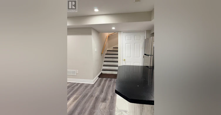 5703 Whitehorn Avenue, Mississauga, ON, L5V 2A9 - 2
