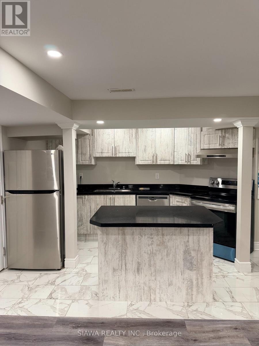 5703 Whitehorn Avenue, Mississauga, ON, L5V 2A9 - 4