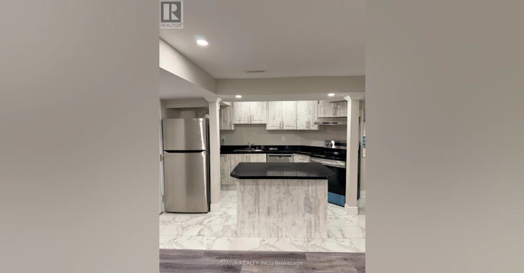 5703 Whitehorn Avenue, Mississauga, ON, L5V 2A9 - 4