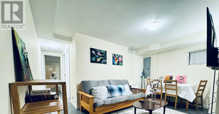 629 Bathurst Street, Toronto, ON, M5S 2R2