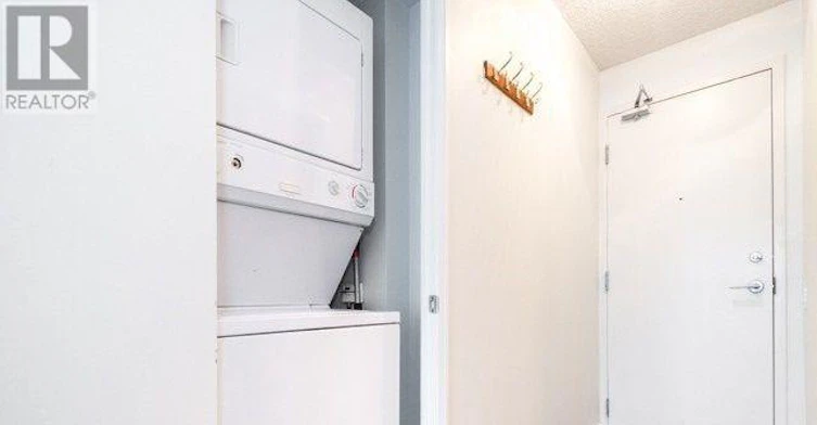 25 Carlton Street, Toronto, ON, M5B 1L4 - 4