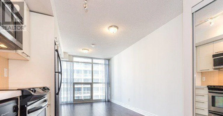25 Carlton Street, Toronto, ON, M5B 1L4 - 9