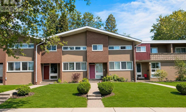 16-3250 The Credit Woodlands