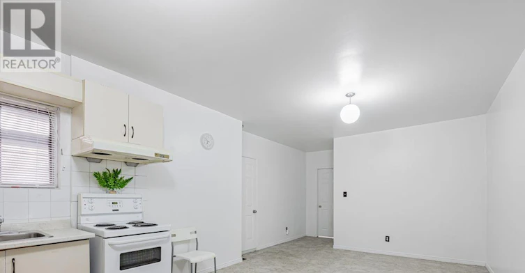 2438 Danforth Avenue, Toronto, ON, M4C 1K9 - 3