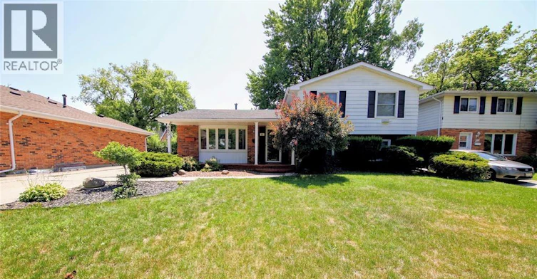 883 Assiniboine Crescent, Sarnia, ON, N7T 7N7