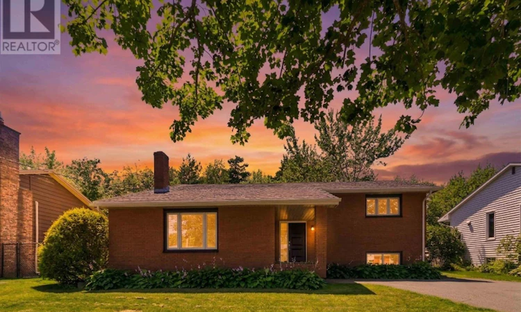 28 Hallmark Crescent