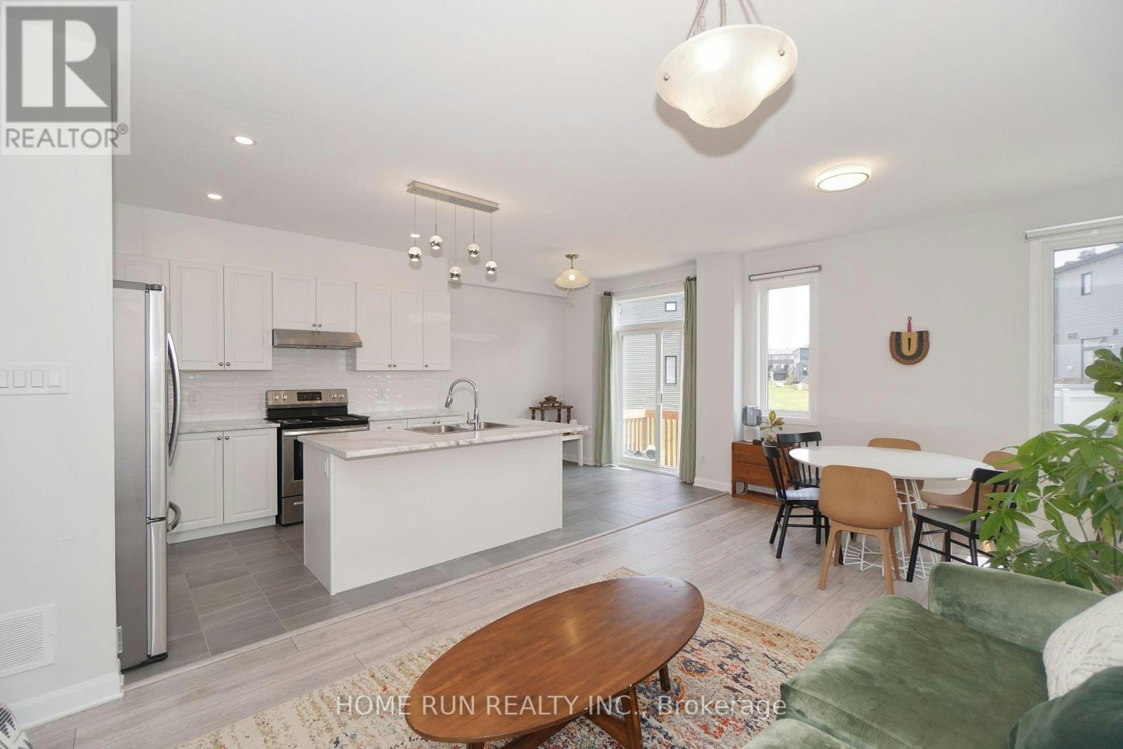 63 Natare Place, Ottawa, ON, K2T 0P3 - 5