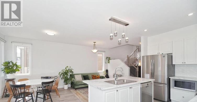 63 Natare Place, Ottawa, ON, K2T 0P3 - 6