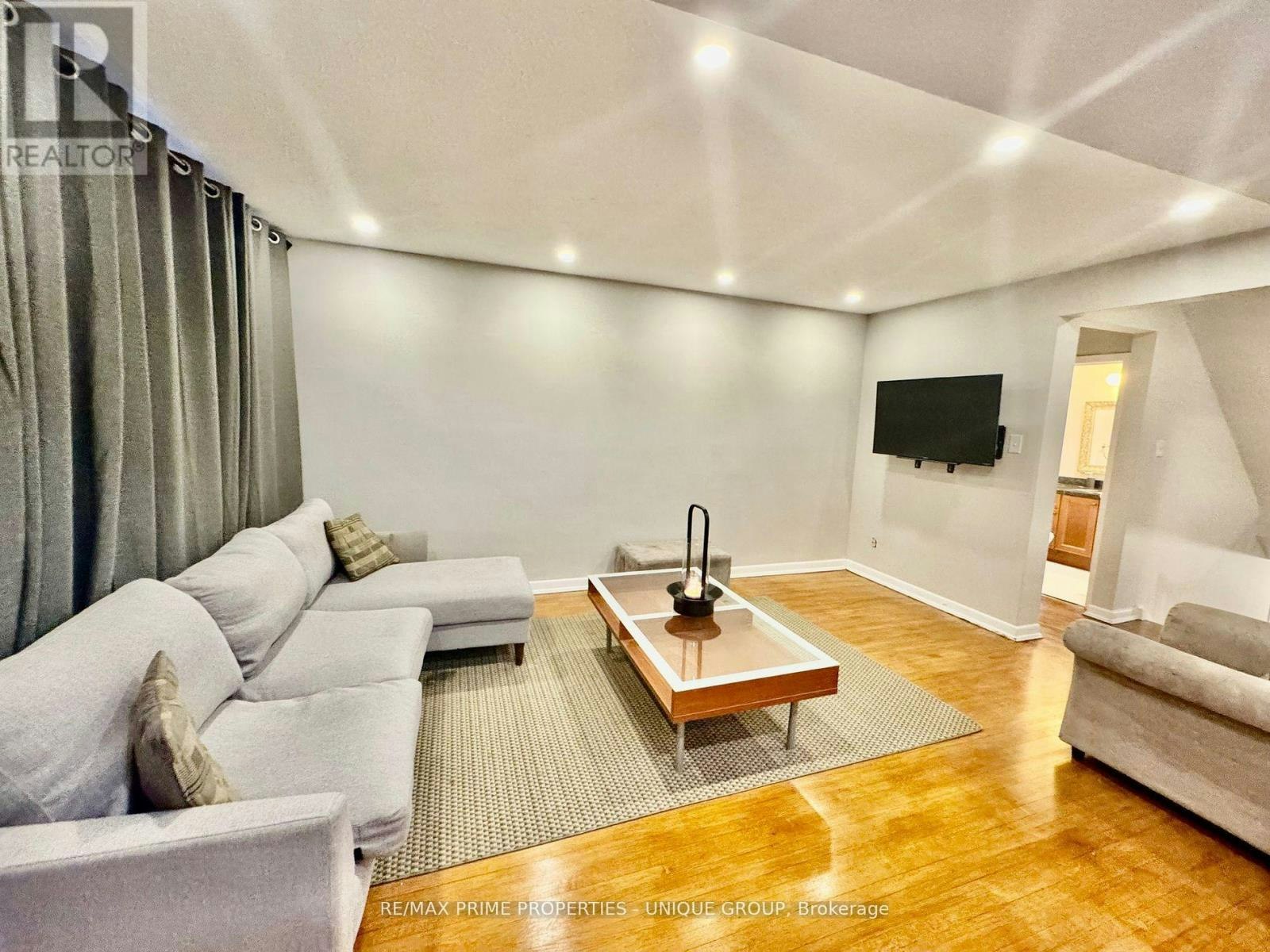 282 Roywood Drive, Toronto, ON, M3A 2E6 - 5