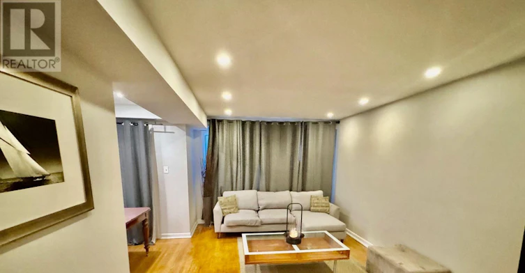 282 Roywood Drive, Toronto, ON, M3A 2E6 - 4
