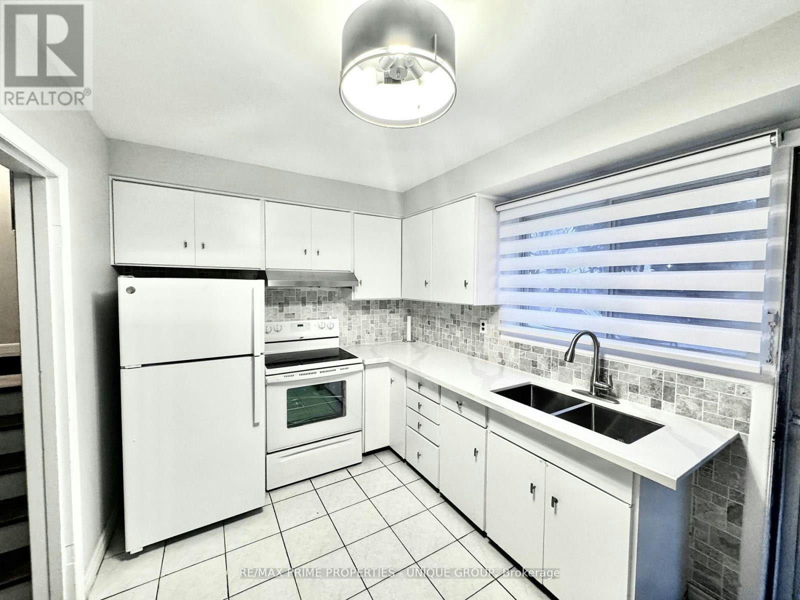 282 Roywood Drive, Toronto, ON, M3A 2E6 - 3