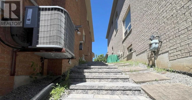 BSMT-44 Alpine Crescent, Richmond Hill, ON, L4S 1W4 - 11