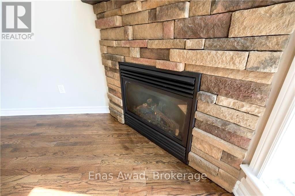 122 Talltree Crescent, Ottawa, ON, K2S 0B1 - 8