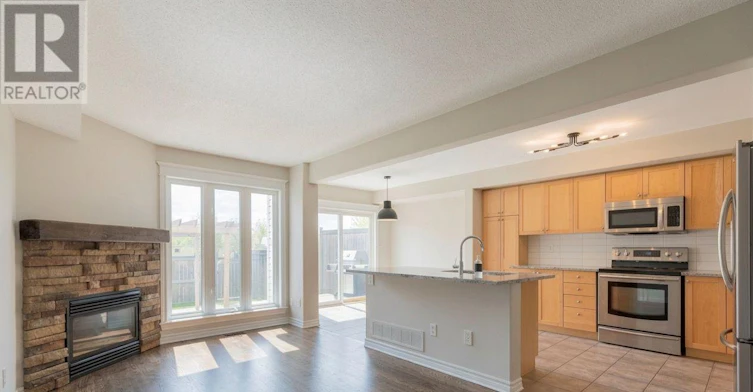 122 Talltree Crescent, Ottawa, ON, K2S 0B1 - 4