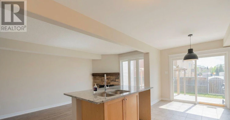 122 Talltree Crescent, Ottawa, ON, K2S 0B1 - 7