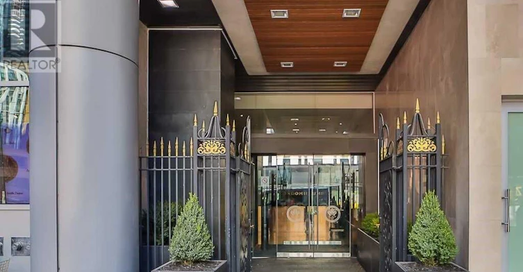 2208-375 King Street, Toronto, ON, M5V 1K1 - 2
